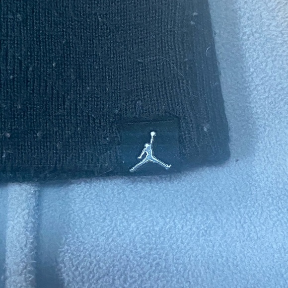 Scarf and Beenie set - Picture 4 of 5